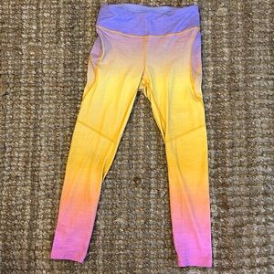 Outdoor voices Colorful Gradient 7/8 Legging-women’s size M-EUC